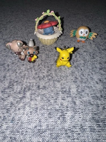Pokémon Toy Figure Mixed Lot Vintage Toys Pikachu Re-Ment Rowlet 2-Rockruff
