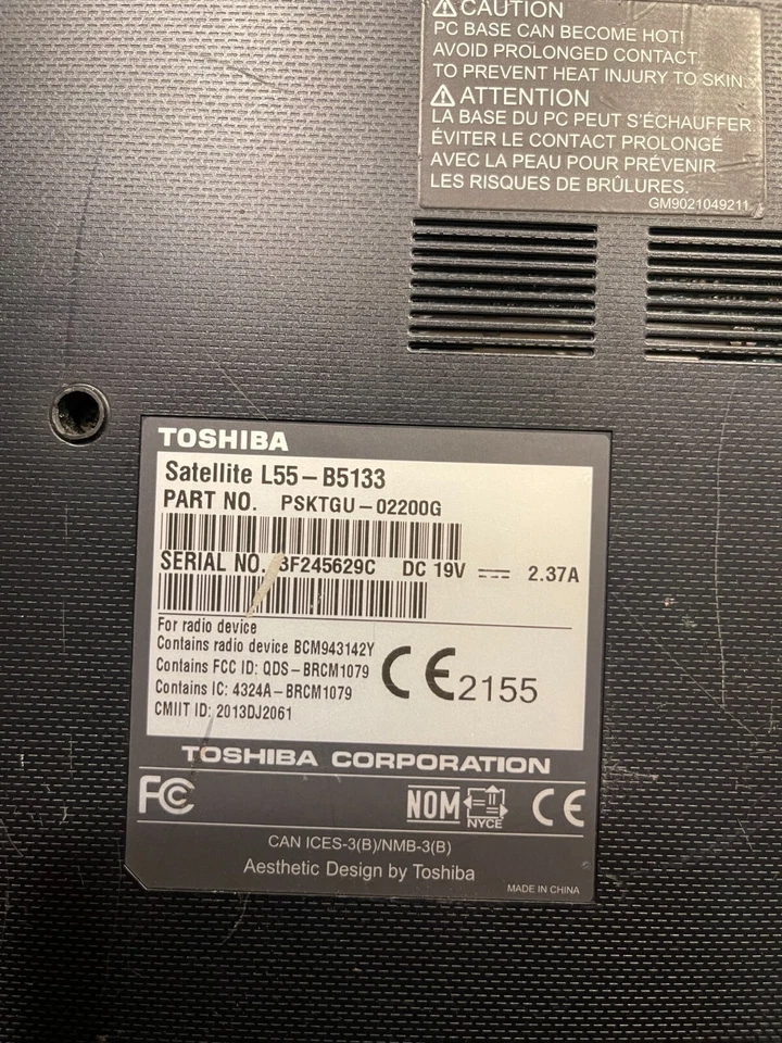 Carcasa base inferior para portátil TOSHIBA Satellite L55-B5133, L55-B5294 Foto 4 de 4