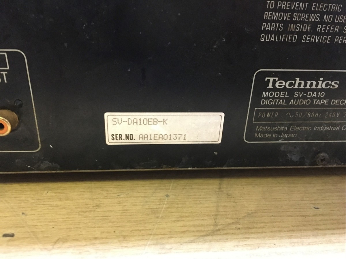 Technics Sv-da10 DAT player/recorder Digital Audio Tape Deck