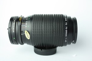 Canon FD 75-200mm f4.5 macro zoom lens, excellent working condition & soft case