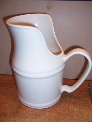 VINTAGE UNBRANDED WHITE GLAZED CERAMIC FARMHOUSE STYLE SCOOP JUG/PITCHER