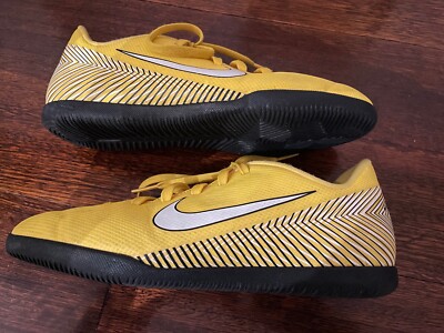 nike indoor soccer shoes australia