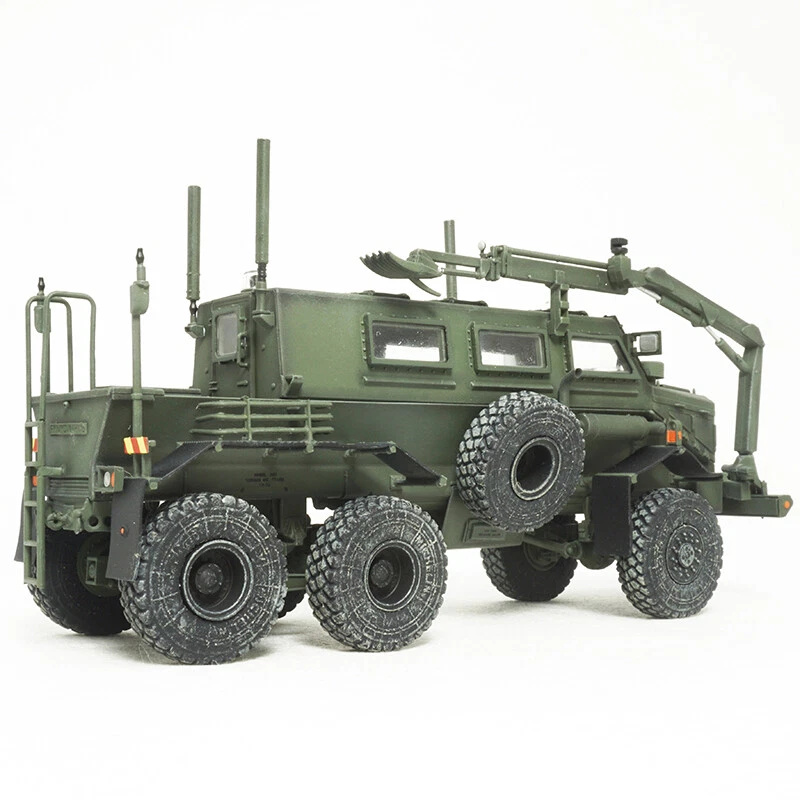 1/72 T-Model Buffalo Lightning Protection Vehicle Model Big Buffalo US Army 2004 - Image 3 of 4