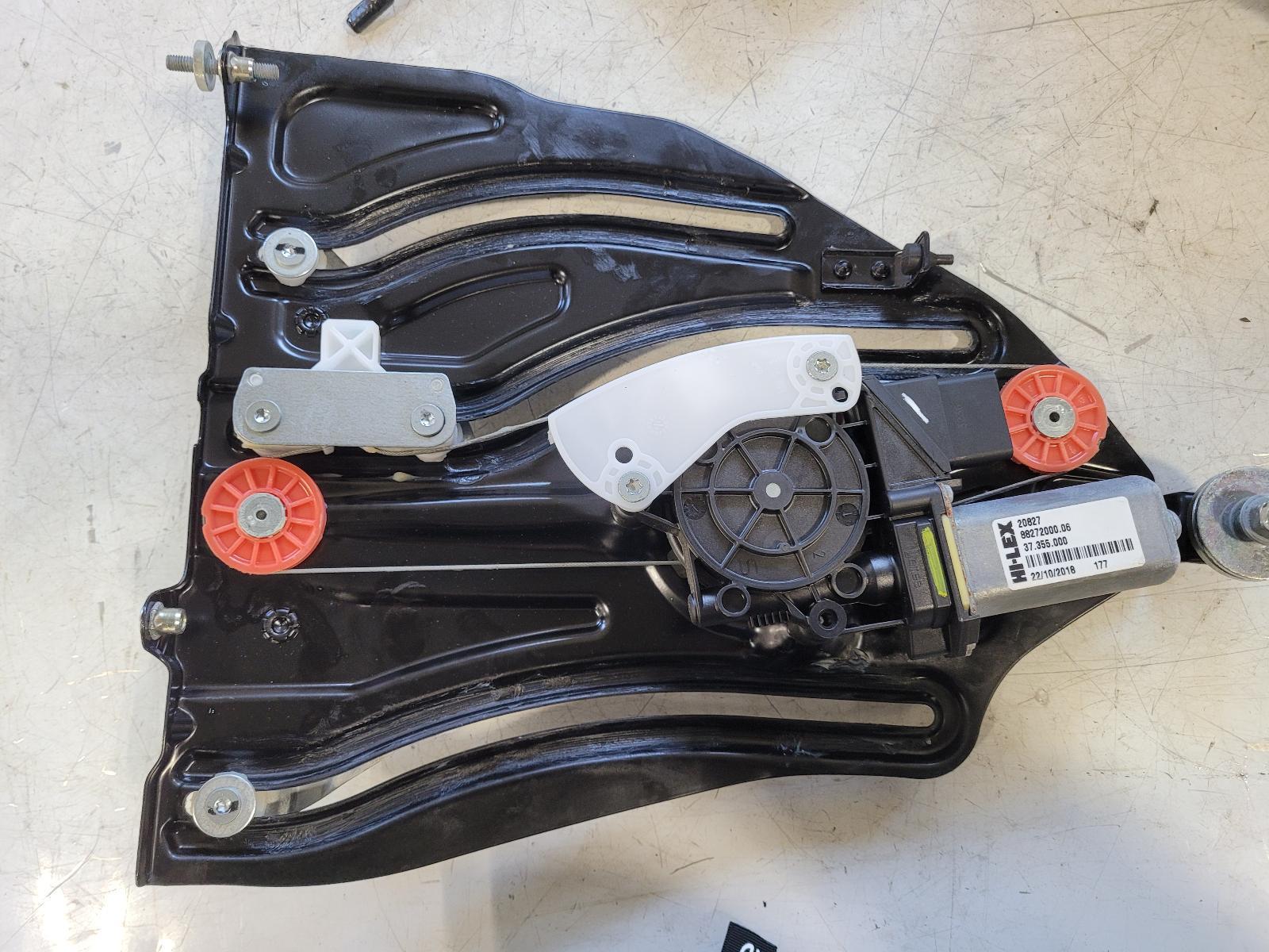 2017-2020 Ferrari Portofino OEM PASSENGER WINDOW LIFT MECHANISM | 88272000 