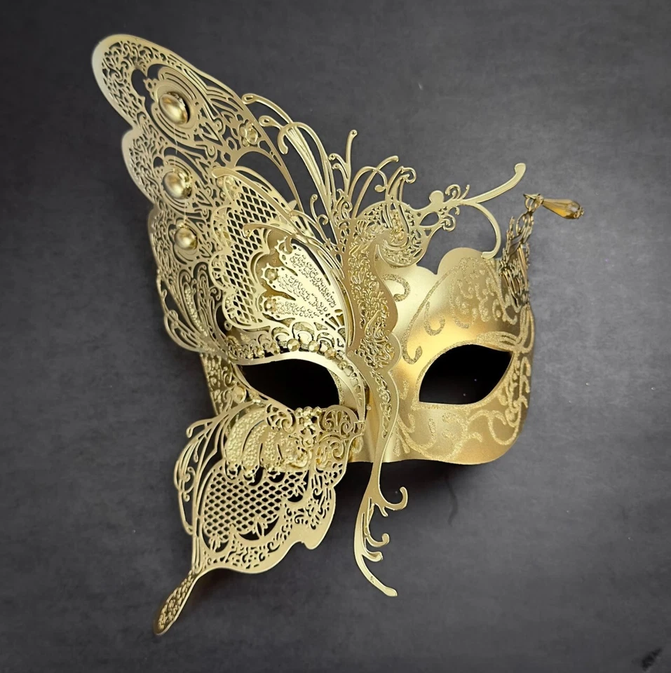 Women's Butterfly Glamorous Extravagant Luxurious Wedding Masquerade Mask [Gold] - Image 2 of 4