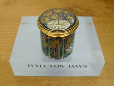Limitierte Ausgabe Halcyon Tage Feuerwerk über Welt Wahrzeichen Emaille Box - 1 7/8'' (4,75 cm)