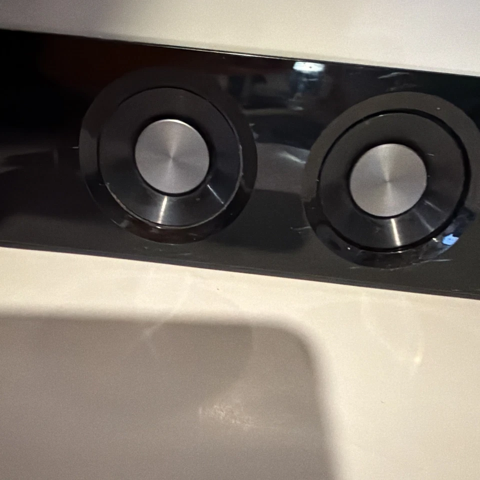 Barra de sonido Samsung HW-E350 negra Dolby Digital HDMI sin control remoto Dolby Digital Foto 3 de 4