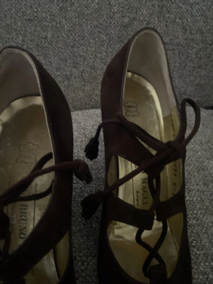 Vintage Bruno Magli brown suede lace high heels narrow shoes Tassel Tie 7 AAA - Image 4 of 4