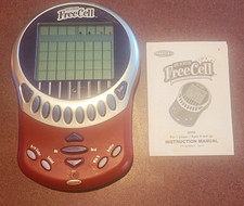 Radica Big Screen FreeCell Electronic Handheld Game w/ Manual MPN 15008 2001