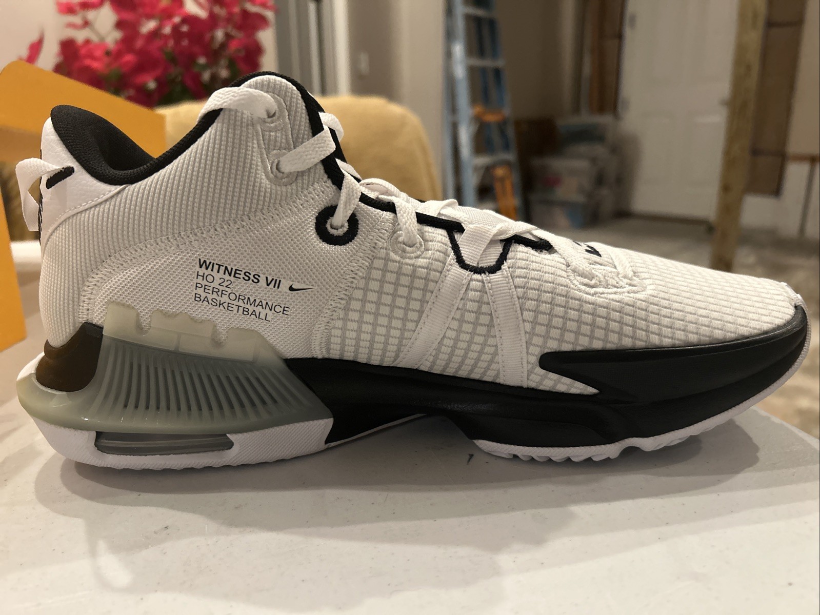 Nike LeBron Witness VII TB Men’s Size 13 White Black Grey DZ3299100 thumbnail 9