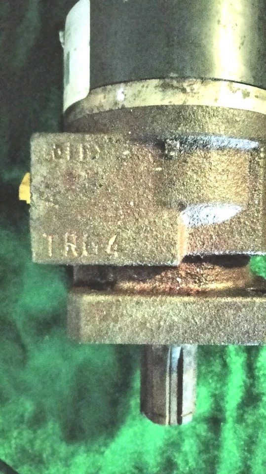 Intercambio de motor hidráulico Parker serie TE TE0295FS110AAB nuevo stock antiguo Foto 3 de 4