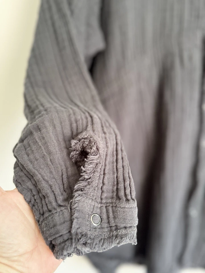 Natural Life Gray Long Sleeve Asymmetrical Hem Tunic Top Sz L Pockets Grunge - Image 4 of 4