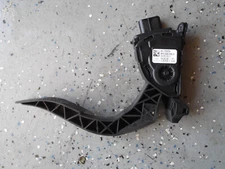 Audi A4 OEM Gas Accelerator Pedal Assembly  Free Shipping 11-16 8K1723523
