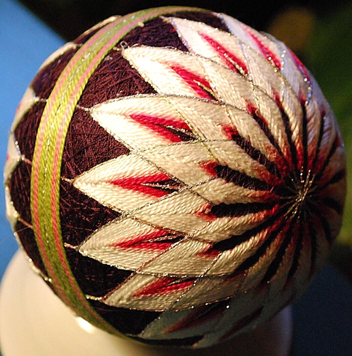 Vtg JAPANESE TEMARI THREAD HAND BALL Traditional Handmade FOLK ART Large Purple - Picture 9 of 23