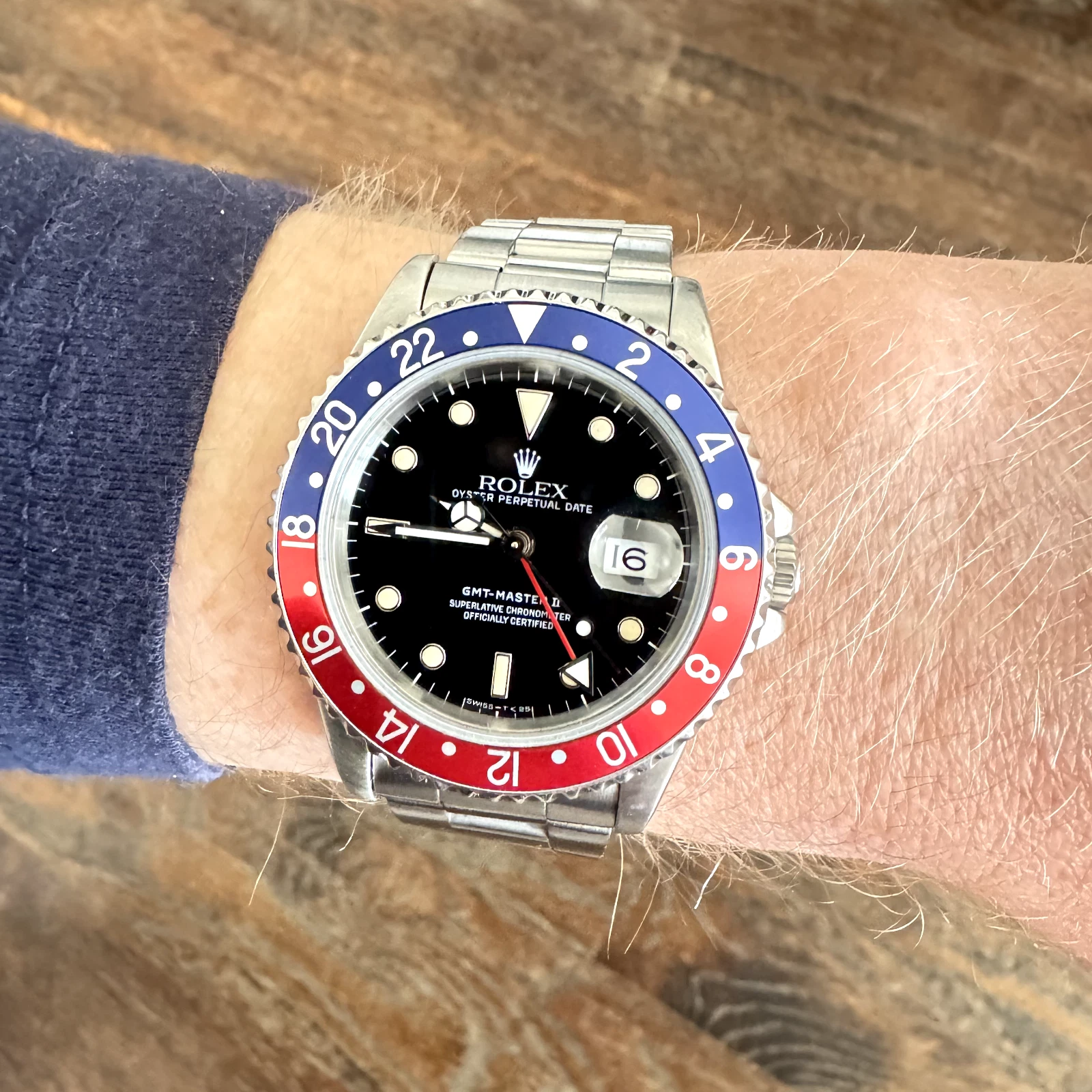 Rolex GMT-Master II Pepsi 40mm 16710 on Oyster Bracelet