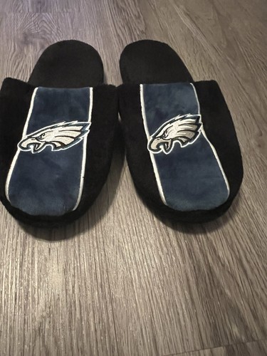 Philadelphia Eagles NFL Boys Slippers X Large 7-8 Used - Picture 2 of 4