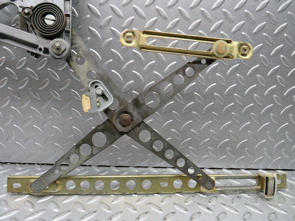 ⚙22012⚙ Mercedes-Benz S123 280TE Front Right Power Window Regulator 1237202846 - Image 3 of 4