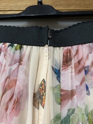 スカート Dolce&Gabbana Chiffon Silk Skirt With Rose Print Rose-print chiffon calf-length skirt in Print for Women