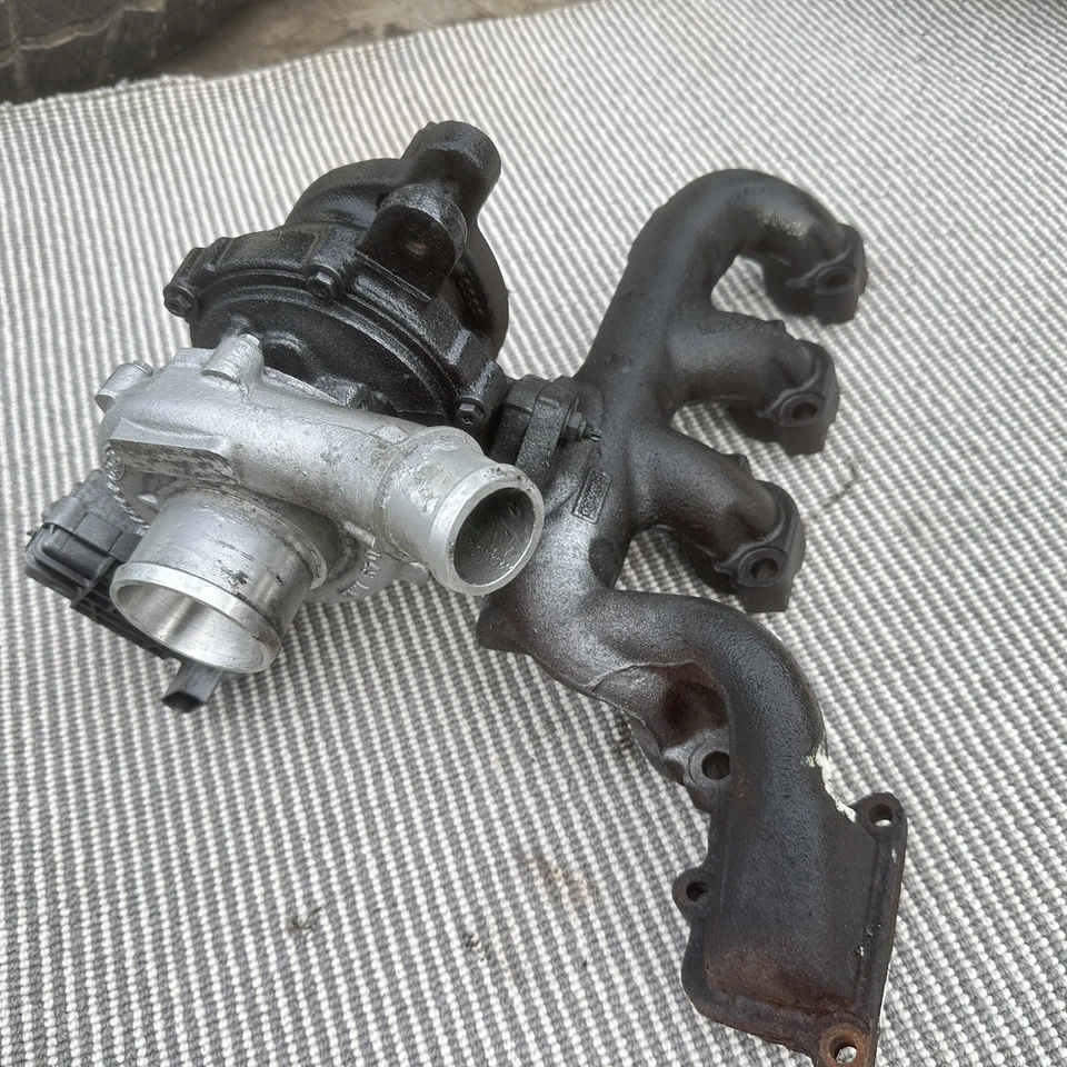 Motor Ford Transit Custom 2.2 TDCi Turbo 2013-2017 tracción delantera regular Foto 3 de 4