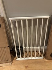 Cuggl Pressure Fit Baby / Toddler Safety Gate White