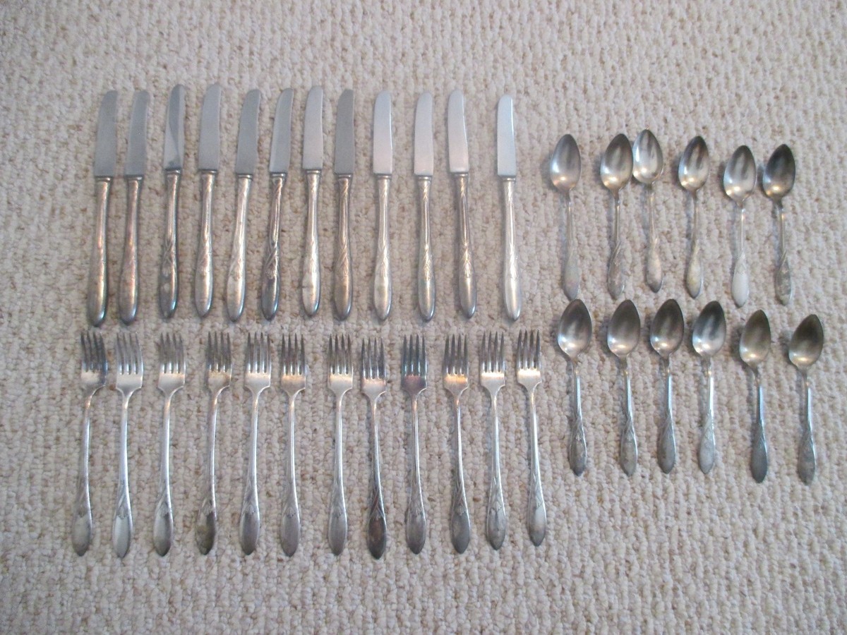 Yourex Silverseal vintage 36 pc set flatware
