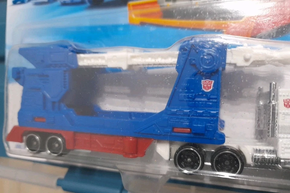 HotWheels -Track Fleet Transformers Ultra Magnus - licensed by Hasbro - Immagine 4 di 4