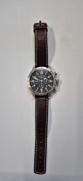 Nautica N17616G Herrenarmbanduhr mit Lederarmband