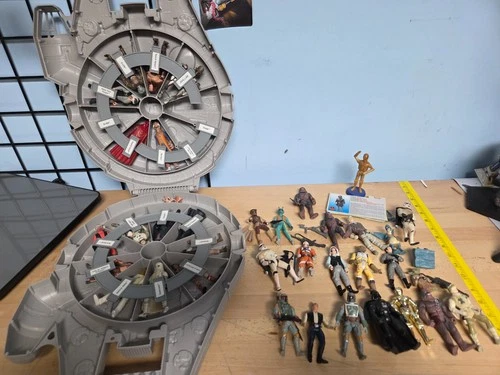 Star Wars Millennium Falcon Carrying Case with POTF era figures 7B2