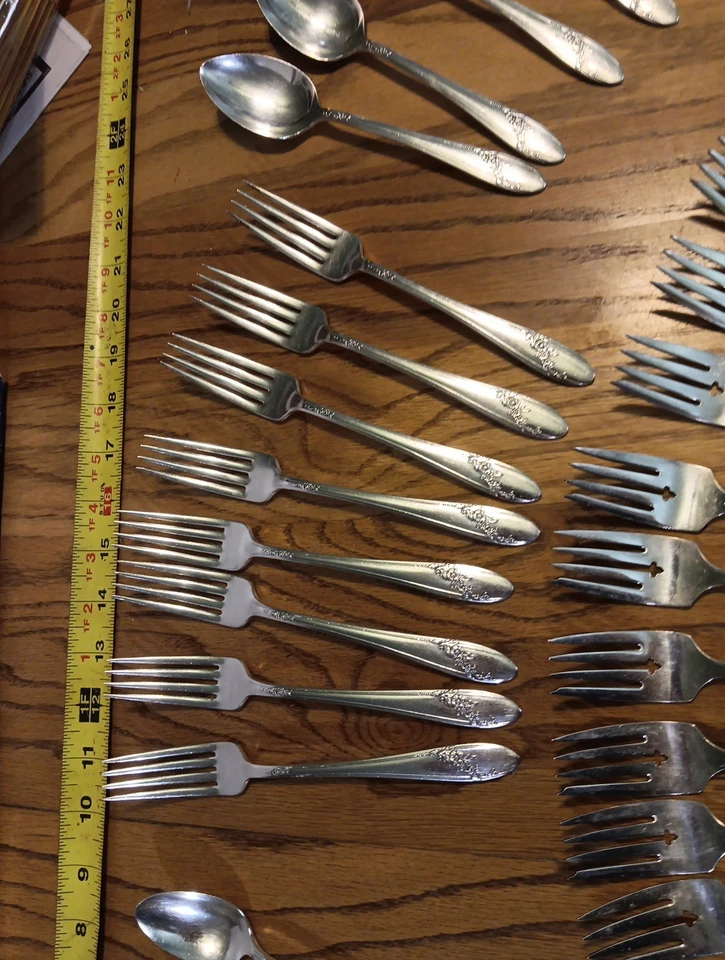 41 piezas Tudor Plate Oneida Community Silverware 8 Kns,sm Spns,lg Fks.11 Sm Fks6spn Foto 4 de 4