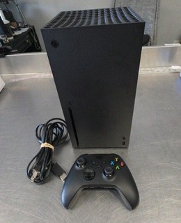 Microsoft Xbox Series X 1882 Console 1TB con Controller Buone condizioni
