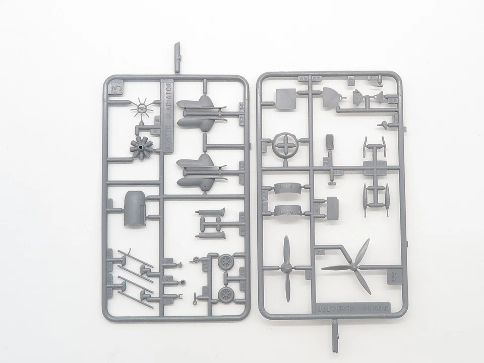 HELLER 153 - Gloster Gladiator II    1:72 - Immagine 4 di 4