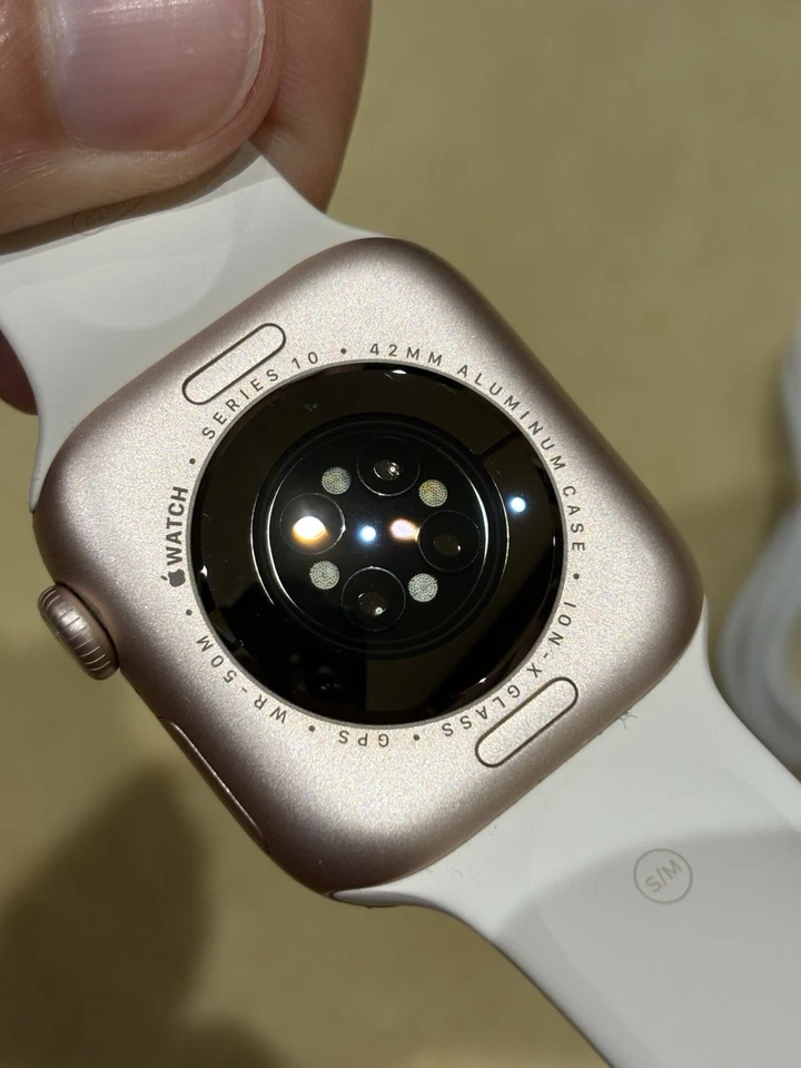 Apple Watch Series 10, photo 3 of 3