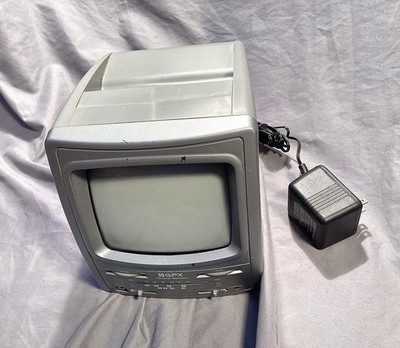 Vintage GPX TVP3 5  Portable B&W TV With Power Adapter. Powers Up. SOLD *AS-IS*