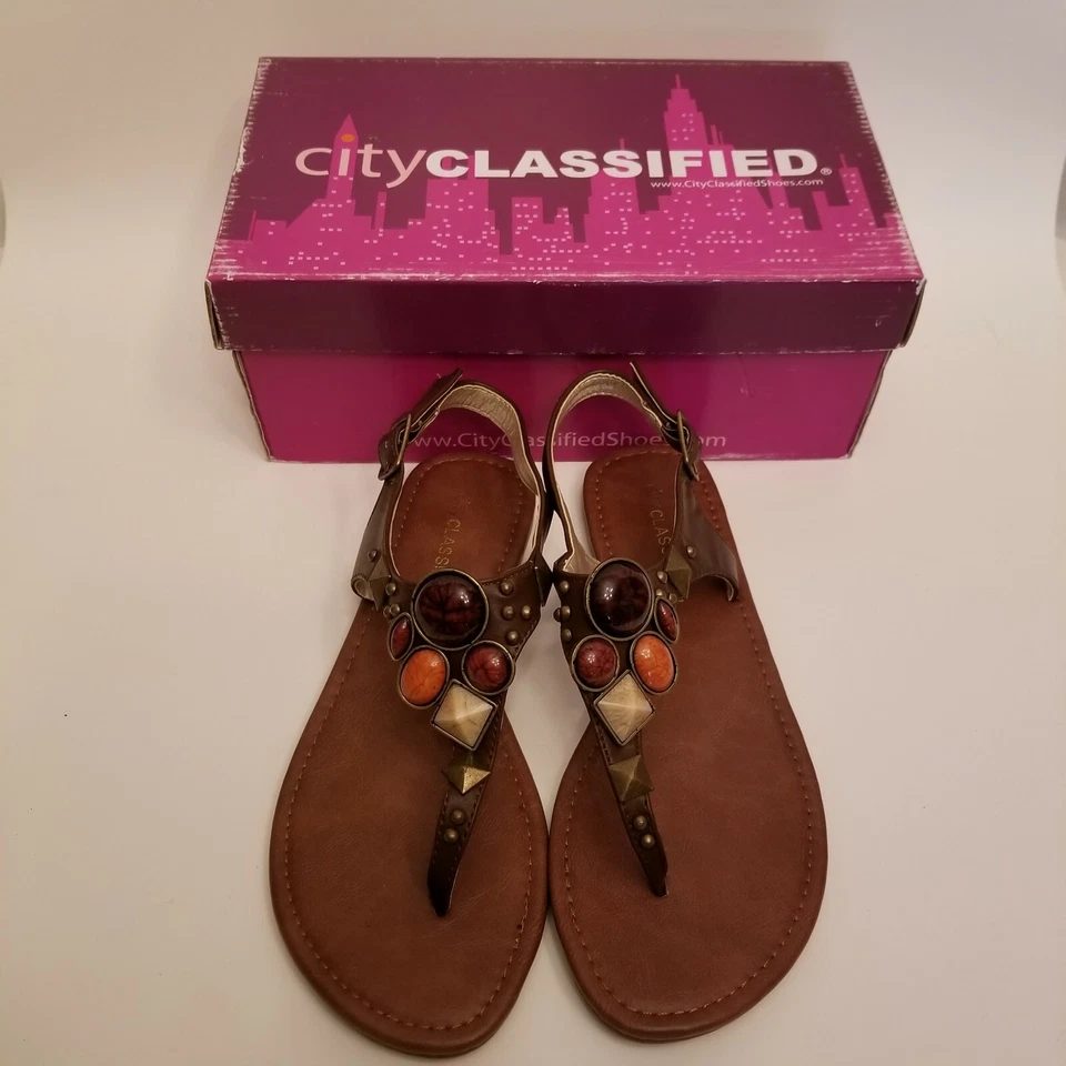 Sandalias planas veganas de cuero sintético City Classified "Third-S" marrón con tanga. Nuevo en caja Foto 2 de 4