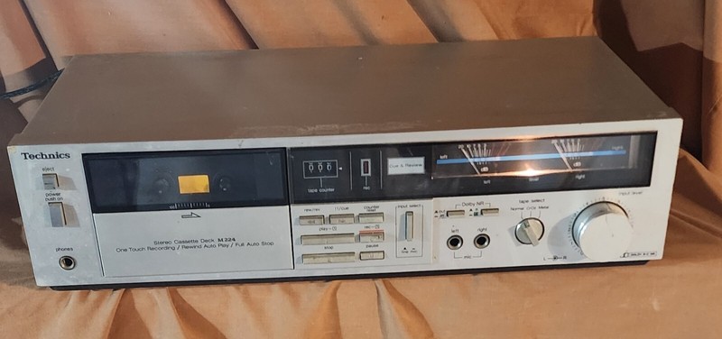 Technics M224 Stereo Cassette Deck LIGHTS UP