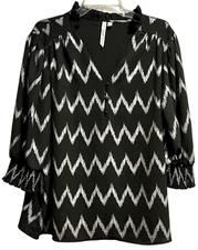 NY Collection Woman Top Size 1X Black Silver Metallic V Neck 3/4 Smocked Sleeves