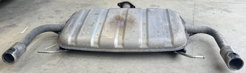 Conjunto de silenciador de escape trasero Mazda 6 2014-2017 OEM PY0140100A Foto 4 de 4