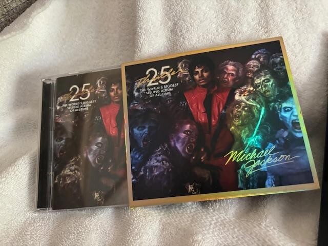 2008 Michael Jackson Thriller 25th Deluxe Fan Pack w/ CD And DVD