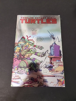 TEENAGE MUTANT NINJA TURTLES #1 SKOTTIE YOUNG EXCLUSIVE UNSIGNED CHROME FOIL