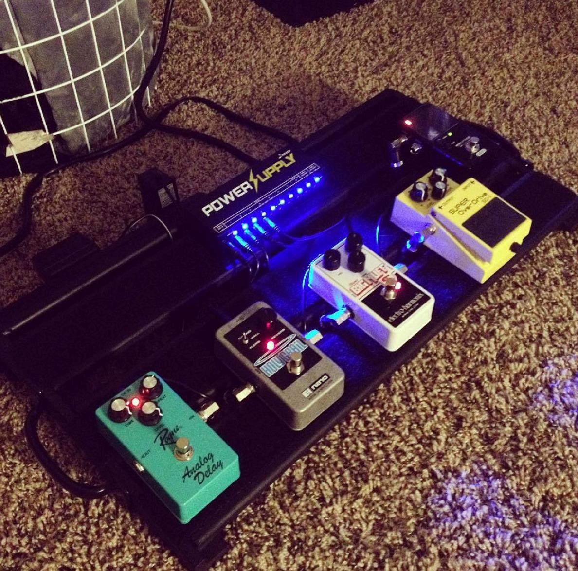 Donner DP-1 Effect Pedal Power Supply 10 Isolated DC Output for 9V/12V/18V