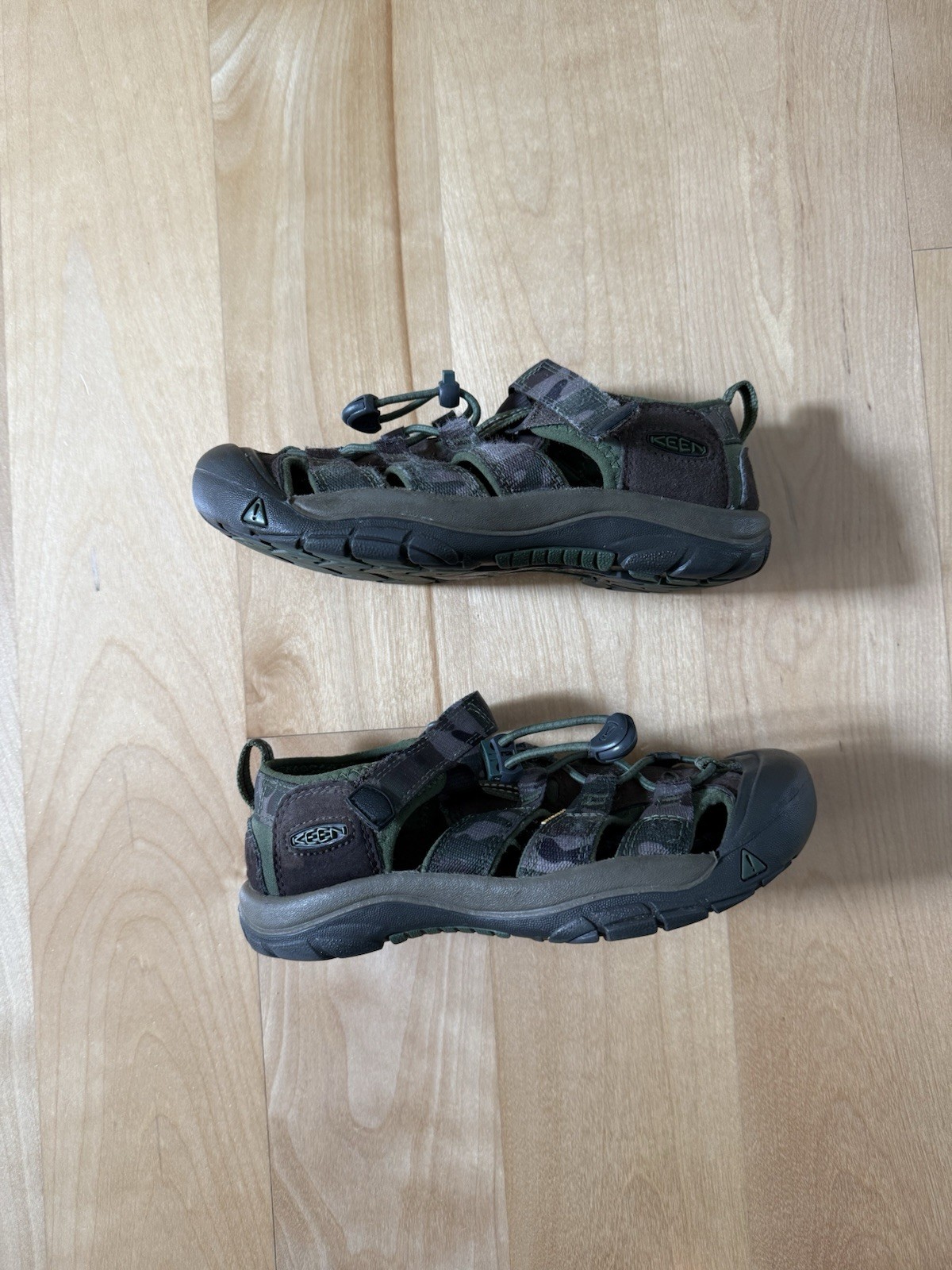 Scarpe da acqua Keen Newport sandali mimetici da ragazzo H2 grandi sport giovanili taglia 2 marrone 1016595