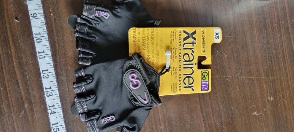 GoFit женщин Pro Sport-Tac ладони тренировочная перчатка - черный/фиолетовый, X-Small - Изображение 2 из 4