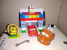 LEGO DUPLO DISNEY CARS CLASSIC RACE LIGHTNING  MCQUEEN & MATER SET# 10600 (READ)
