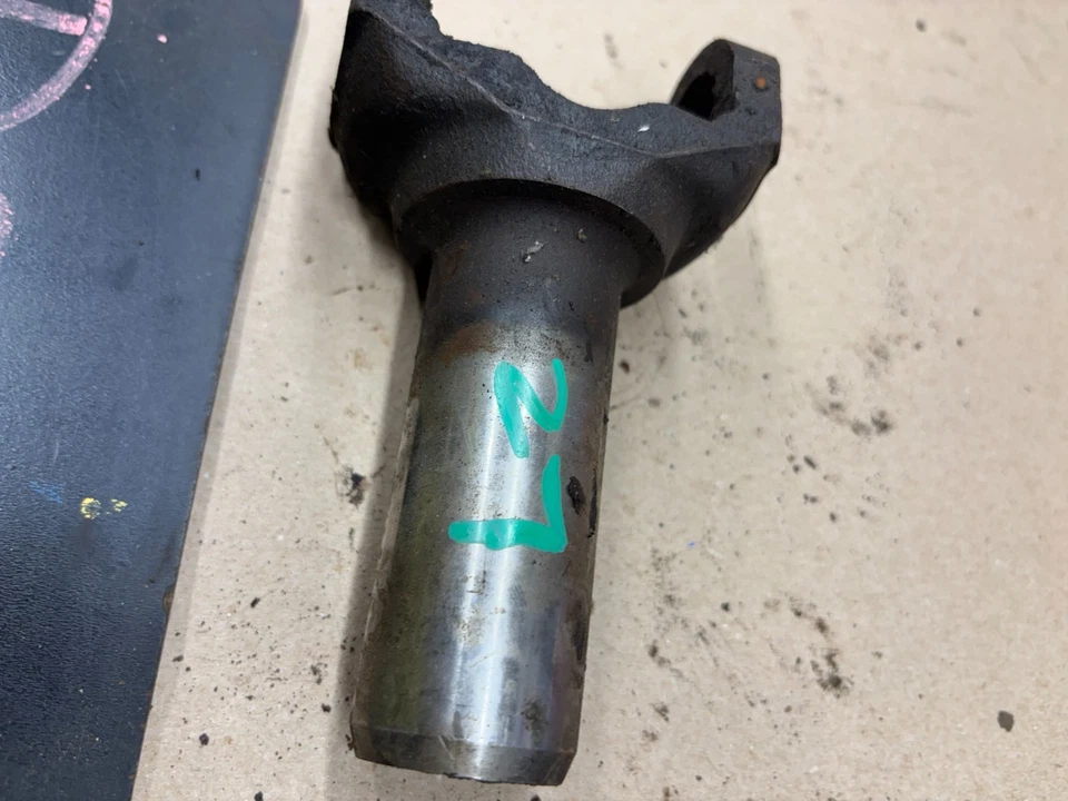 72 Nova Chevelle Cutlass Lemans Camaro 1964 eje de transmisión yugo deslizante yema 27 spline Foto 3 de 4