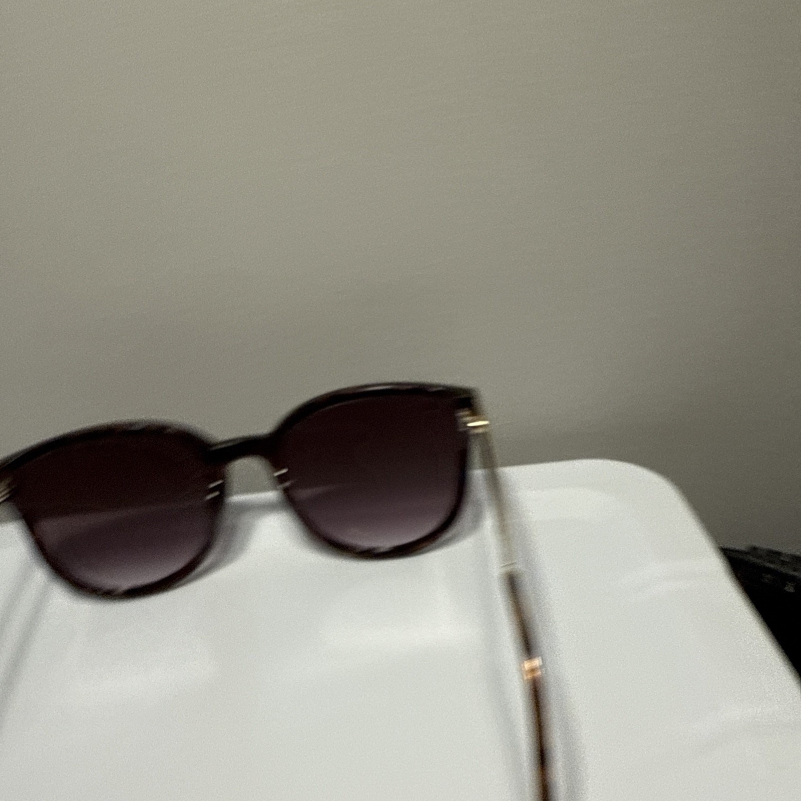 Quay Brown Solid Gradient Classic Date Night Cat … - image 3