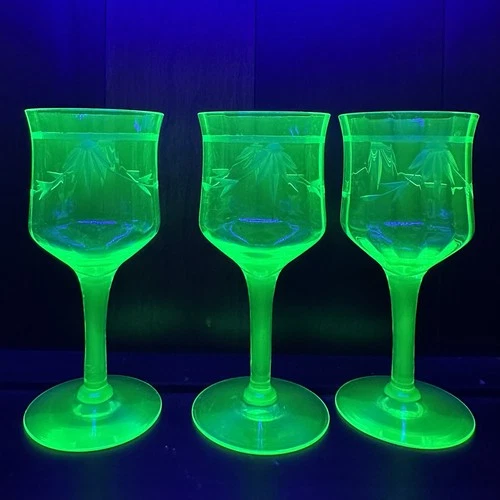 3 Vintage Green Depression Uranium Glass Stemware Cocktail Cordial Glasses 5”