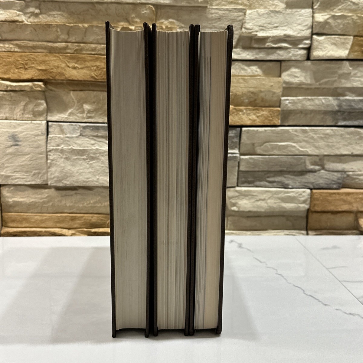 Encyclopedia Britannica 1977 ~ 32 Vol Set gold trim Macropedia