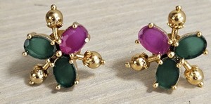 Authentic VINTAGE GOLD PLATED PRECIOUS STONES RUBY & GREEN FLOWER CLOVER POST EARRINGS