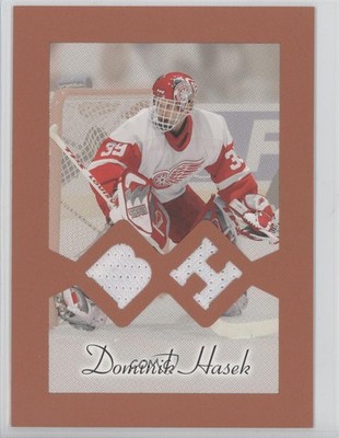 2003-04 Upper Deck Bee Hive Oversized Box Topper Jerseys Dominik Hasek HOF 0q3