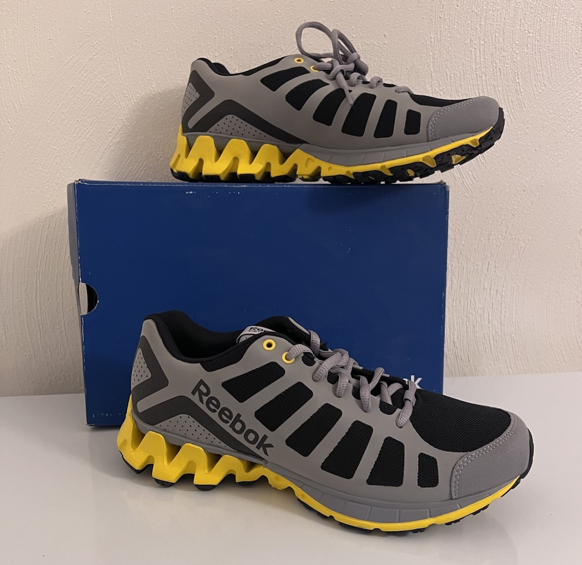 Reebok ZigTech Shoes Men's Size 6.5 Black Grey Yellow Running